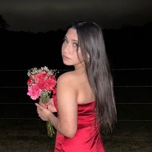 Meet your Posher, Yoselin